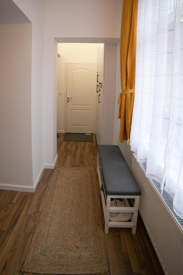 Jasmine Serenity Apartment - Central, Behind Black Church Braşov Exterior foto